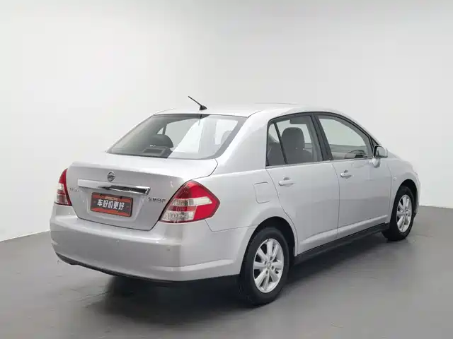 Nissan Tiida 2008 1.6L Automatic Smart Edition — фото 2