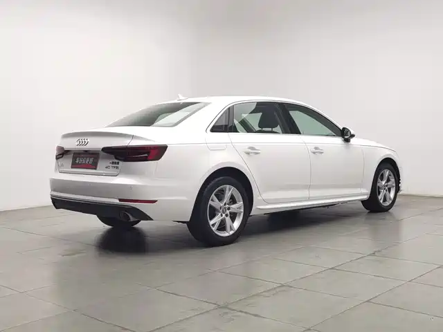 Audi A4L 2018 30th Anniversary 40 TFSI Progressive — фото 2