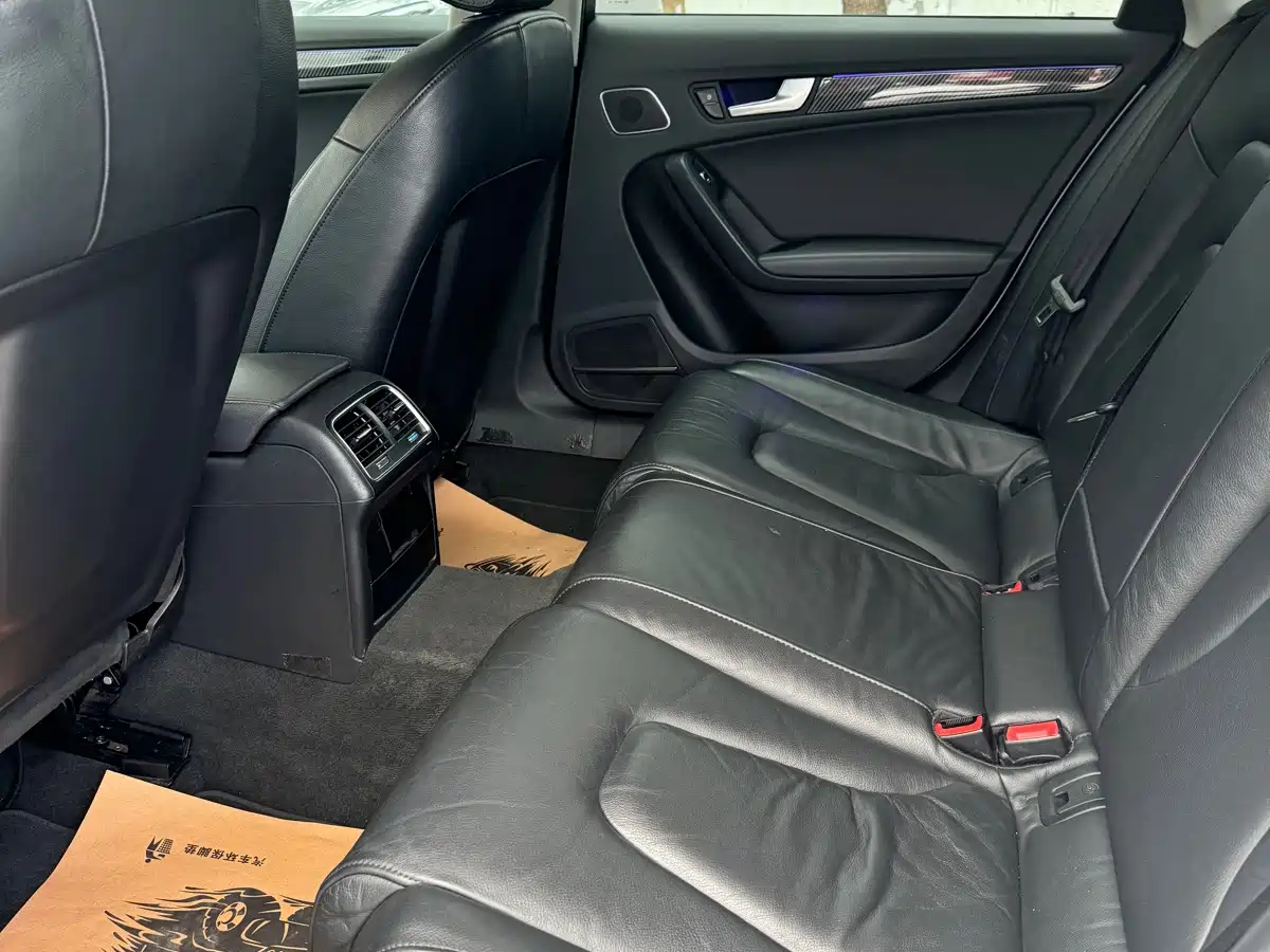 Фото 6 - Audi A4L