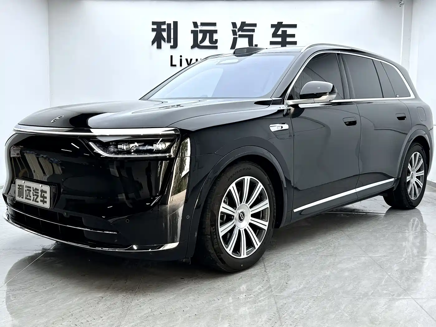 AITO Wenjie AITO M8 2025 Range Extender Max+ Edition 53.4kWh 5-seater