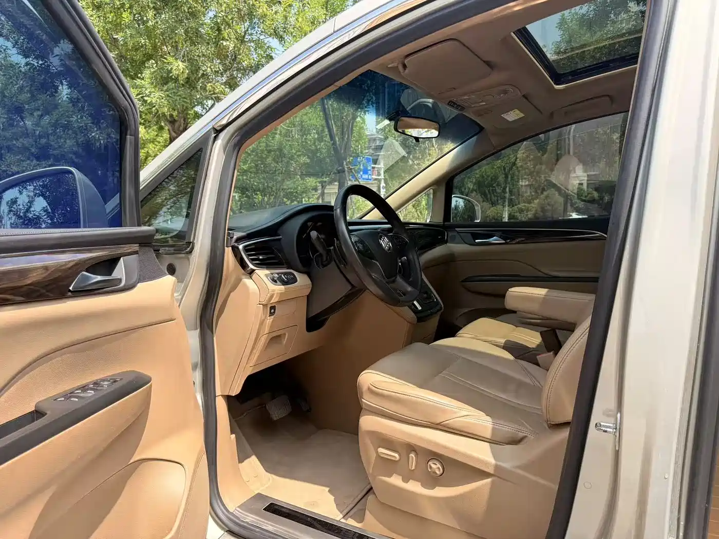 Buick GL8 2017 ES 28T Premium China V фото 12