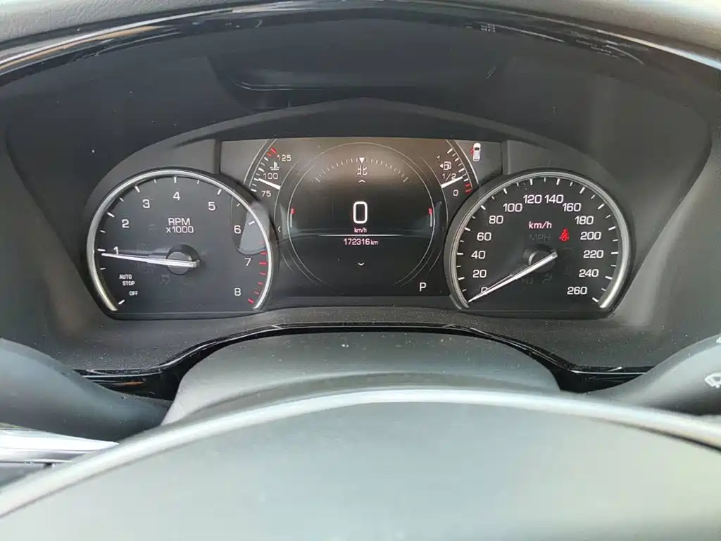 Photo 4 - Cadillac XT5