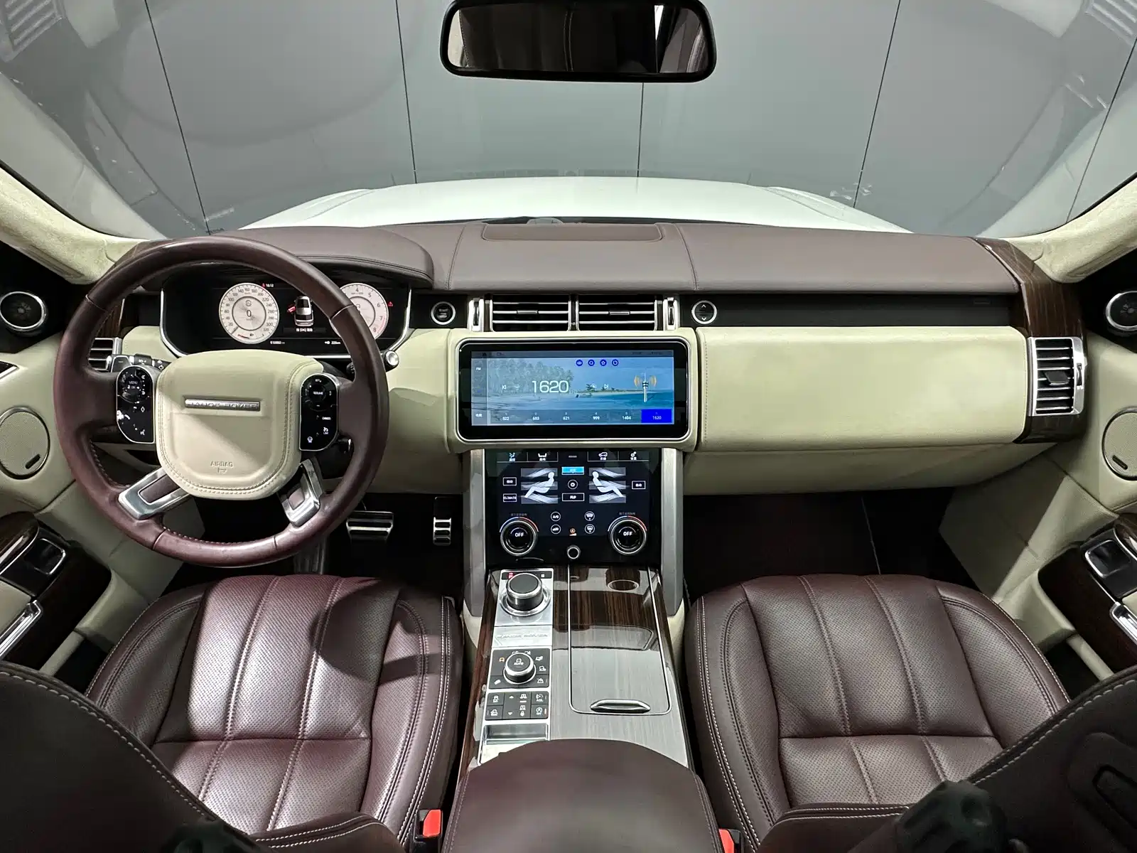 Фото 39 - Land Rover Range Rover