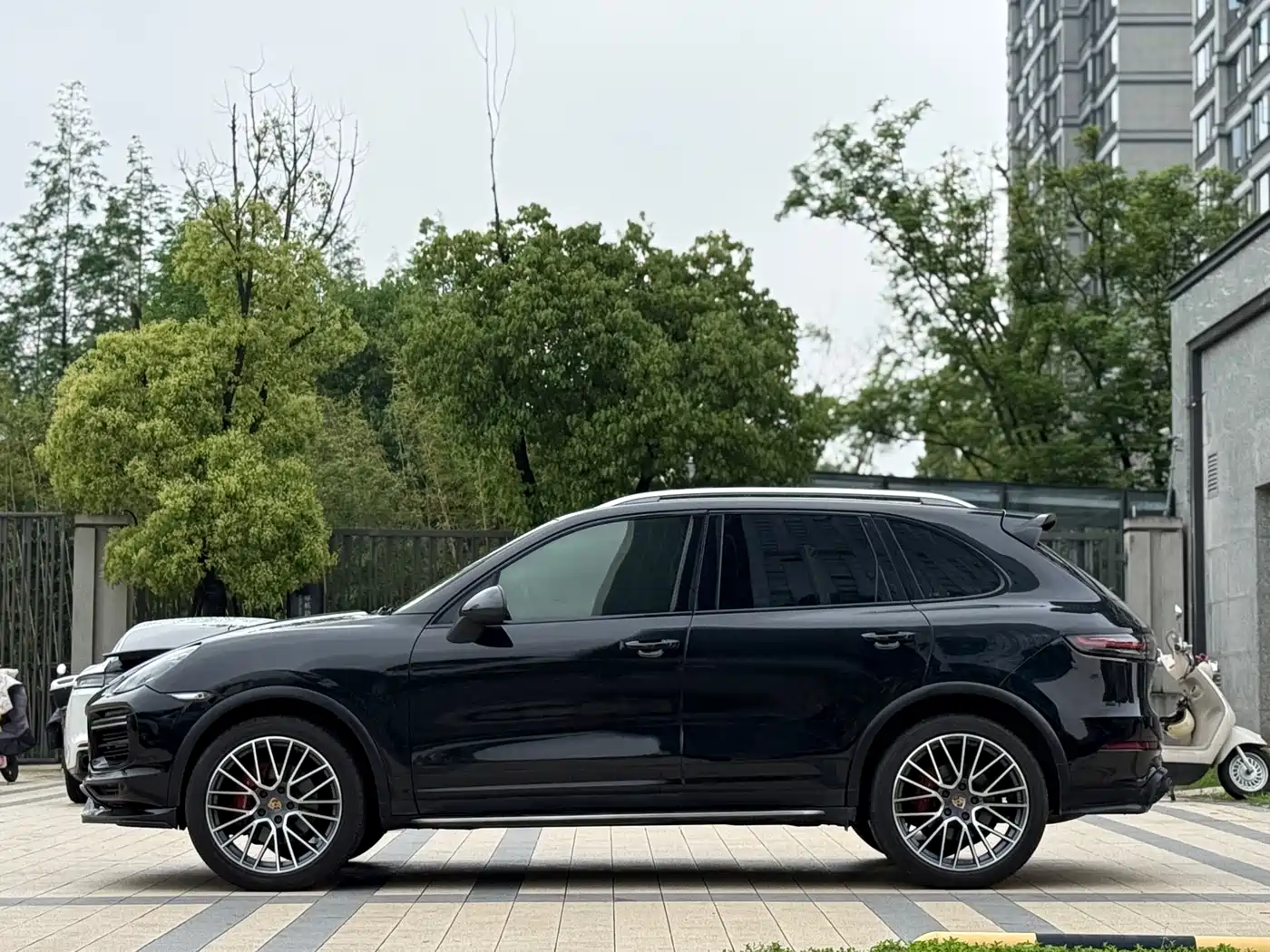 Porsche Cayenne 2014 Cayenne Platinum Edition 3.0T фото 3