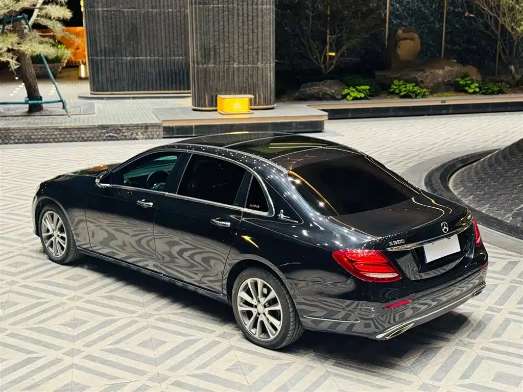 Mercedes-Benz E-Class 2017 E 200 L Sport 4MATIC фото 6