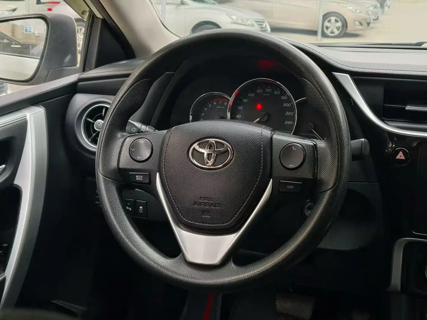 Toyota Levin 2017 Facelift 185T CVT Elite (China V) фото 6