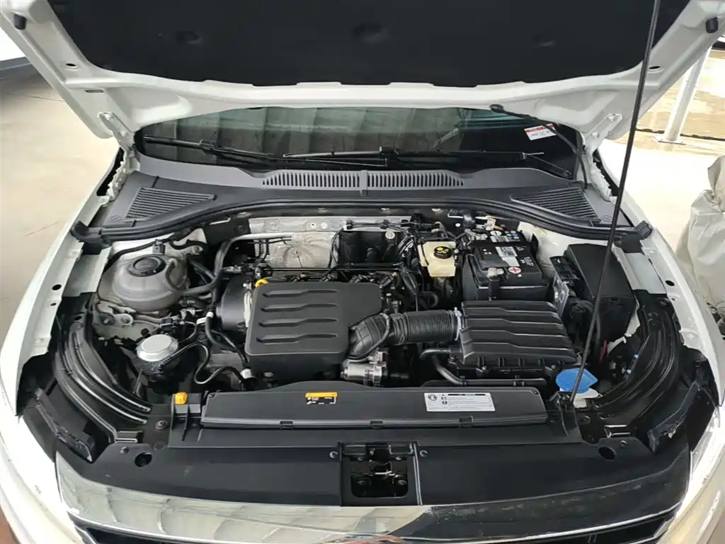 Volkswagen Lavida 2022 1.5L Auto Comfort Edition фото 20