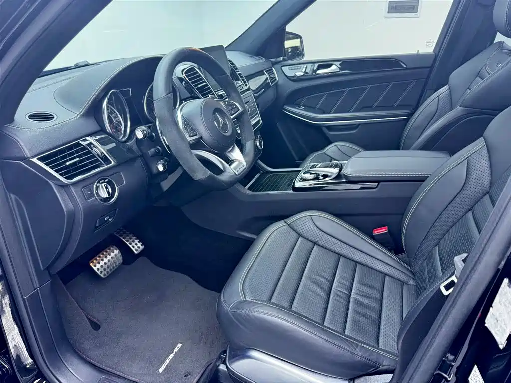 Mercedes-Benz GLS AMG 2017 AMG GLS 63 4MATIC фото 16