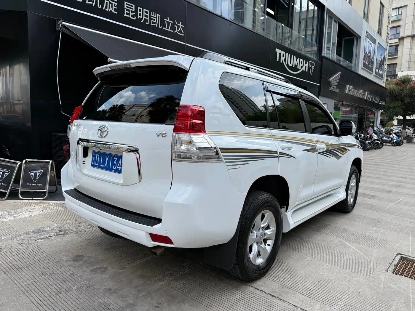 Toyota Prado 2010 4.0L Automatic TX фото 5