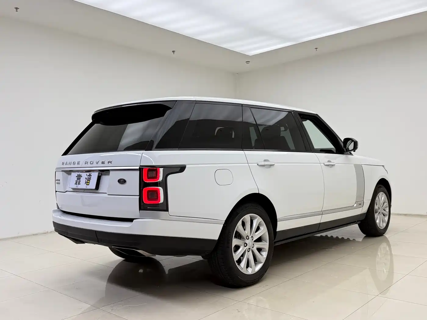 Land Rover Range Rover 2016 3.0 SC V6 Vogue LWB фото 5
