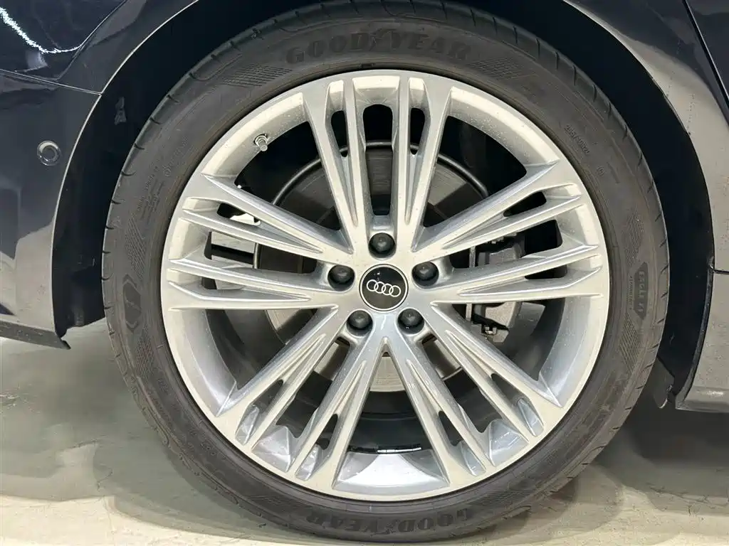 AUDI A7L