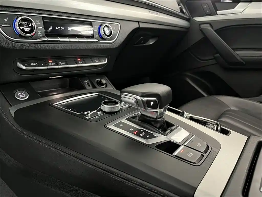 Audi Q5L 2020 40 TFSI Prestige Fashion фото 11