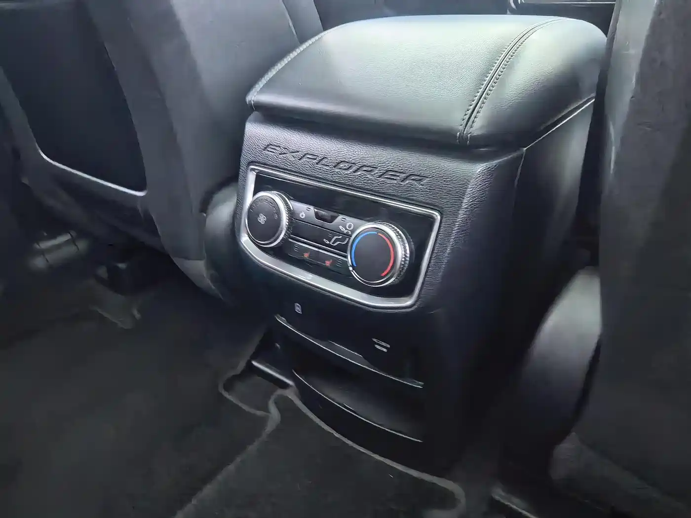FORD EXPLORER