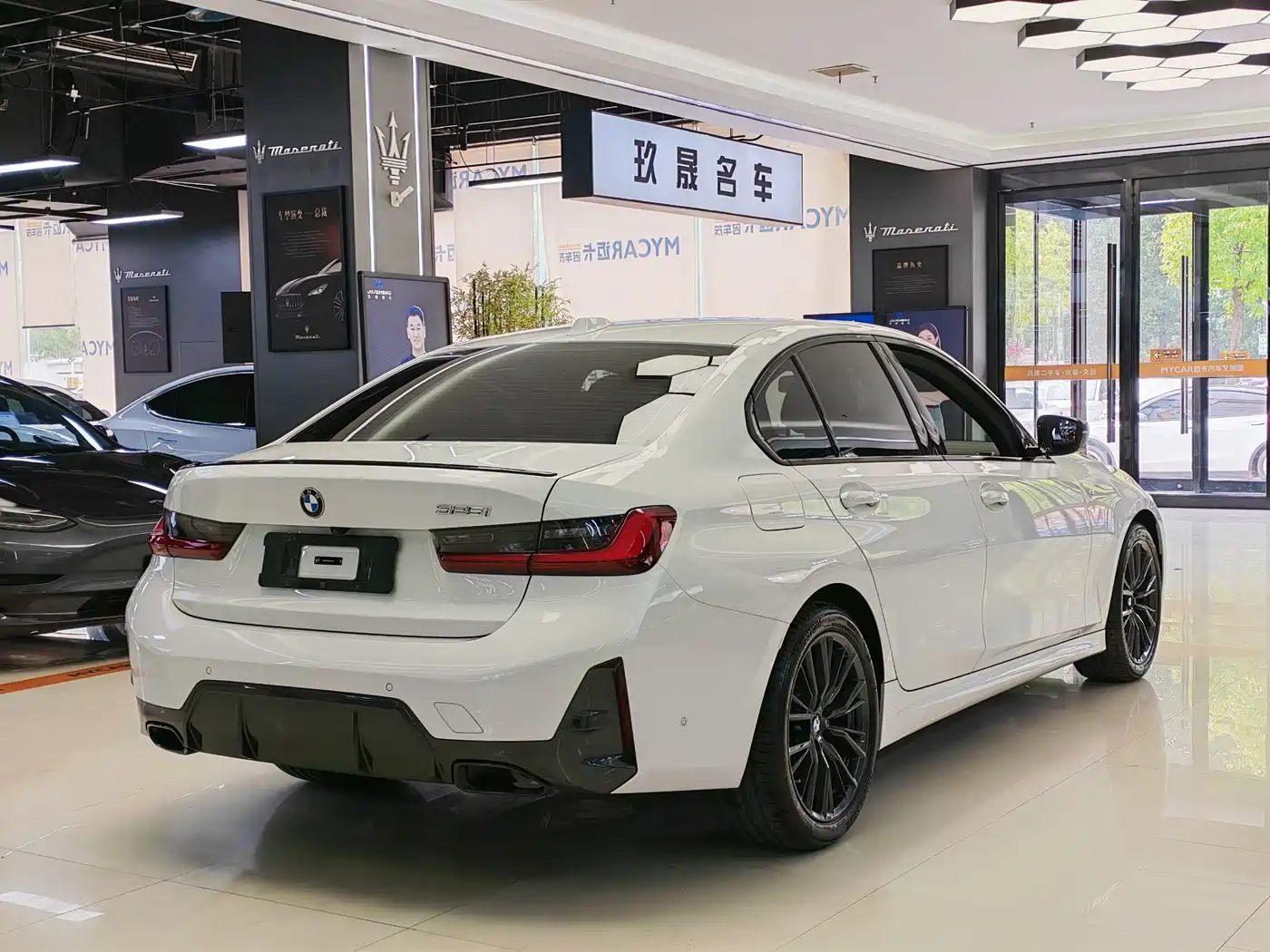 BMW 3 Series 2024 325i M Sport Shadowline Package фото 16