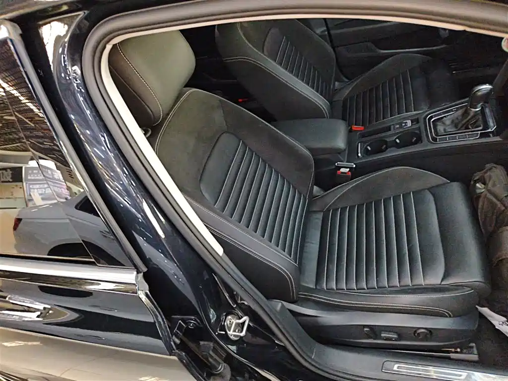 Volkswagen Magotan 2020 330TSI DSG Leading фото 20