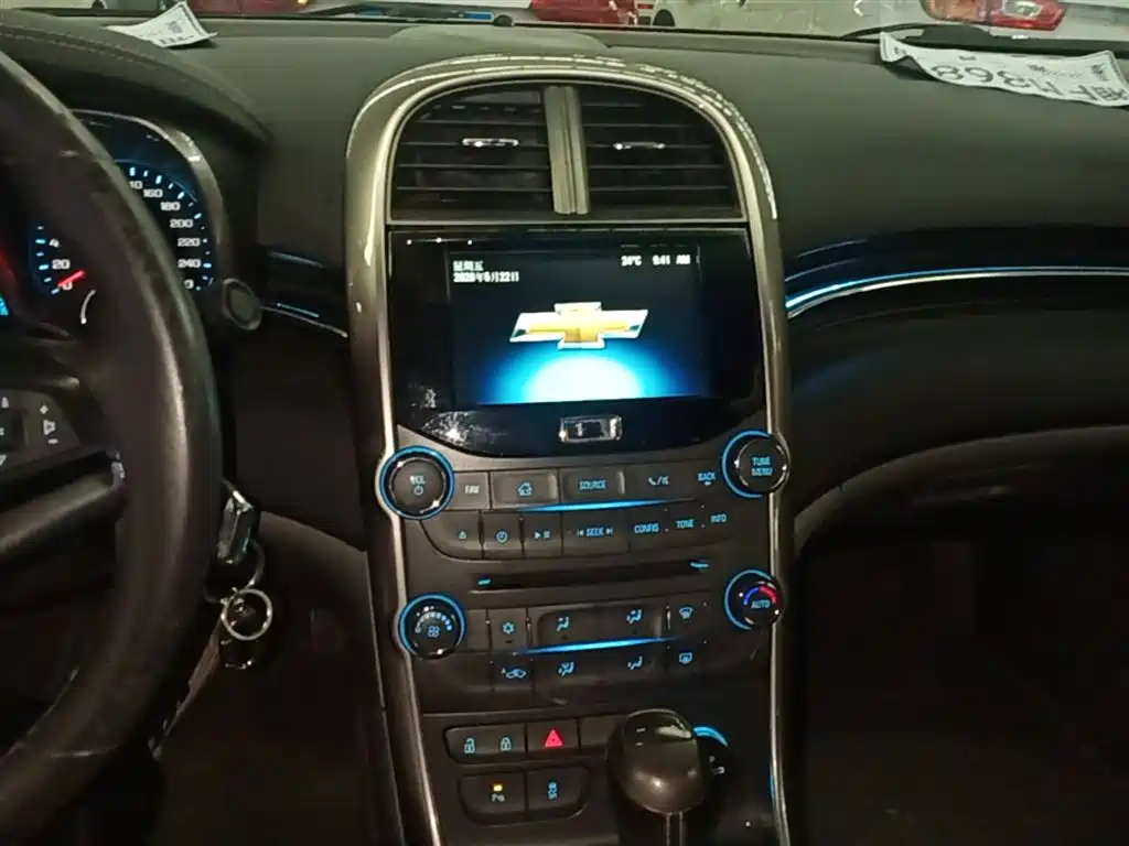 Chevrolet Malibu 2013 2.0L Automatic Luxury Edition фото 13