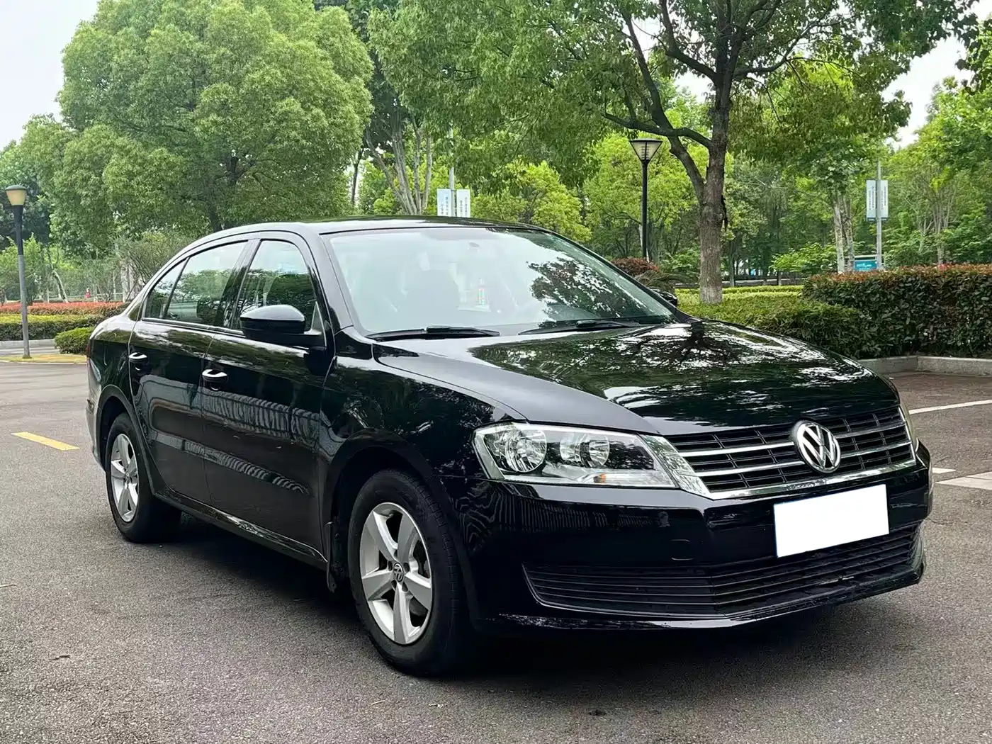 Volkswagen Lavida 2013 Facelift Classic 1.6L Automatic Trend фото 3