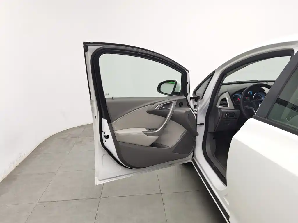 Photo 8 - Buick Excelle