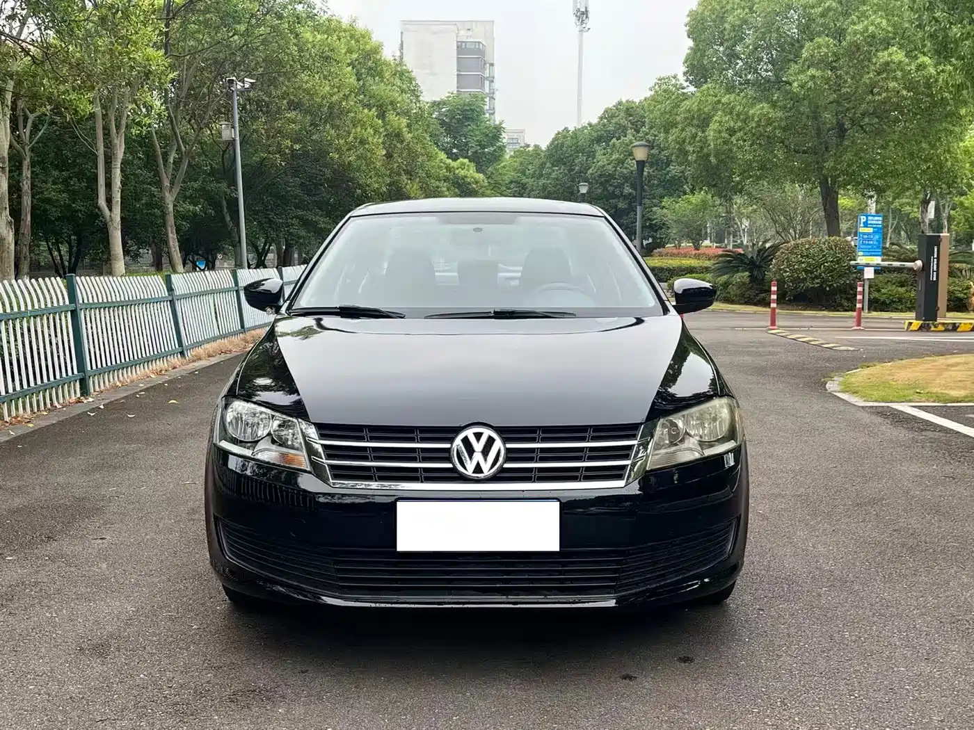 Volkswagen Lavida 2013 Facelift Classic 1.6L Automatic Trend фото 2