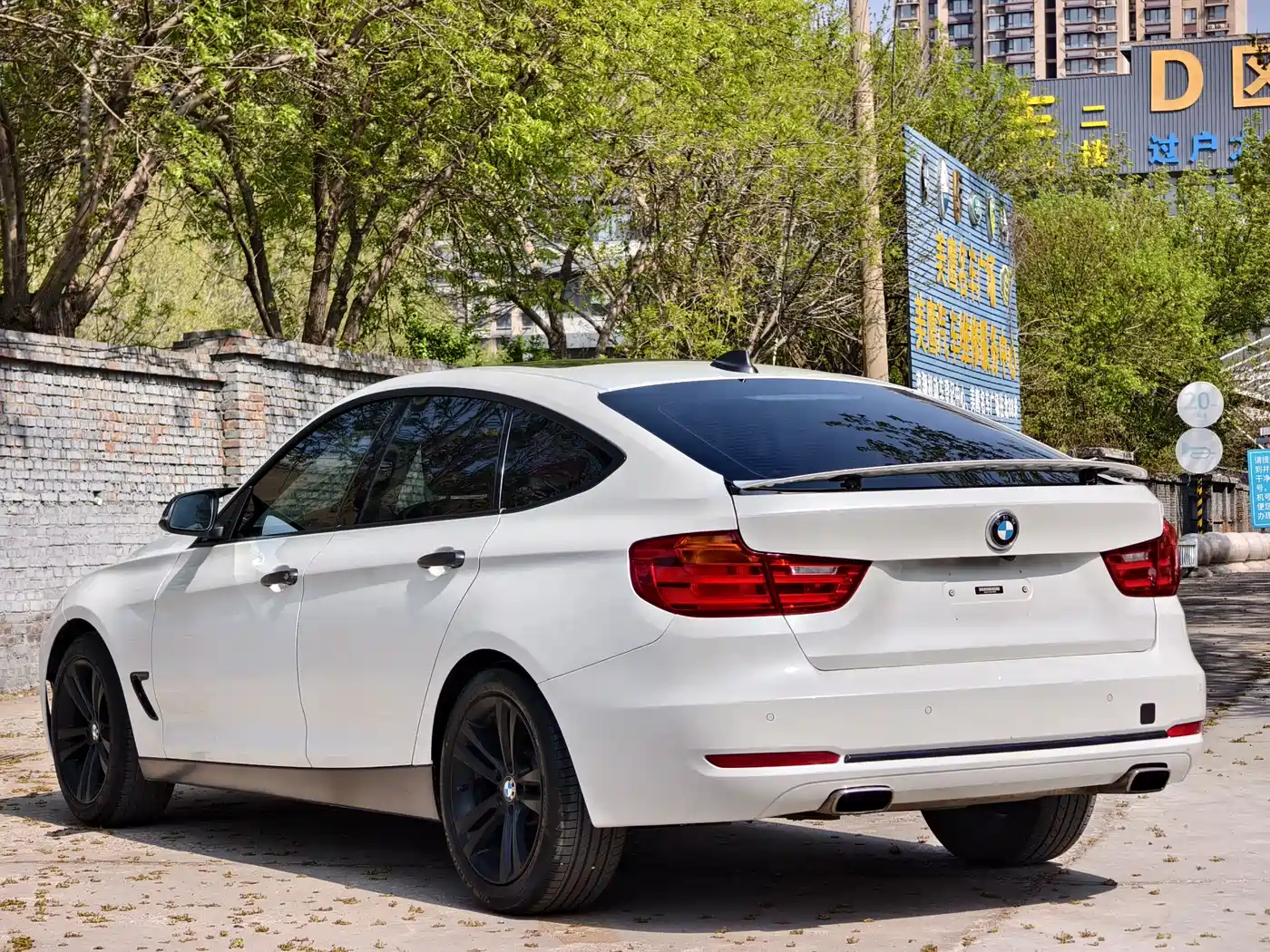 BMW 3 Series GT 2013 320i Style Design Package фото 10