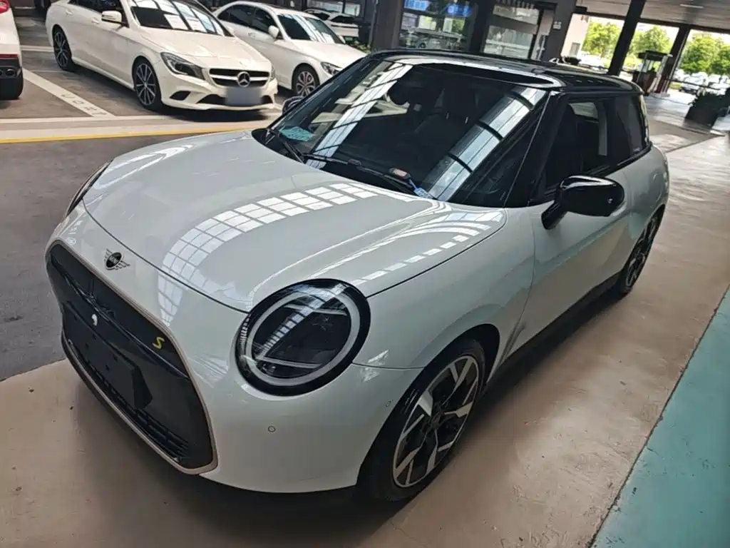 MINI Electric MINI COOPER 2025 2024 452km COOPER SE Artist