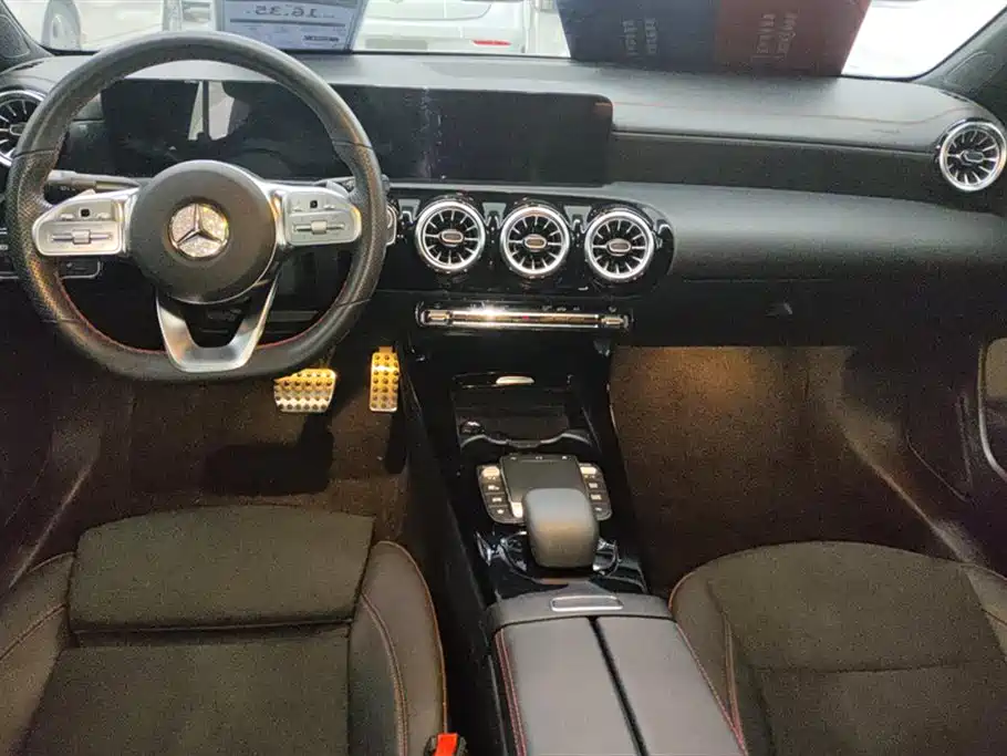 Mercedes-Benz CLA (Import) 2022 CLA 200 фото 12