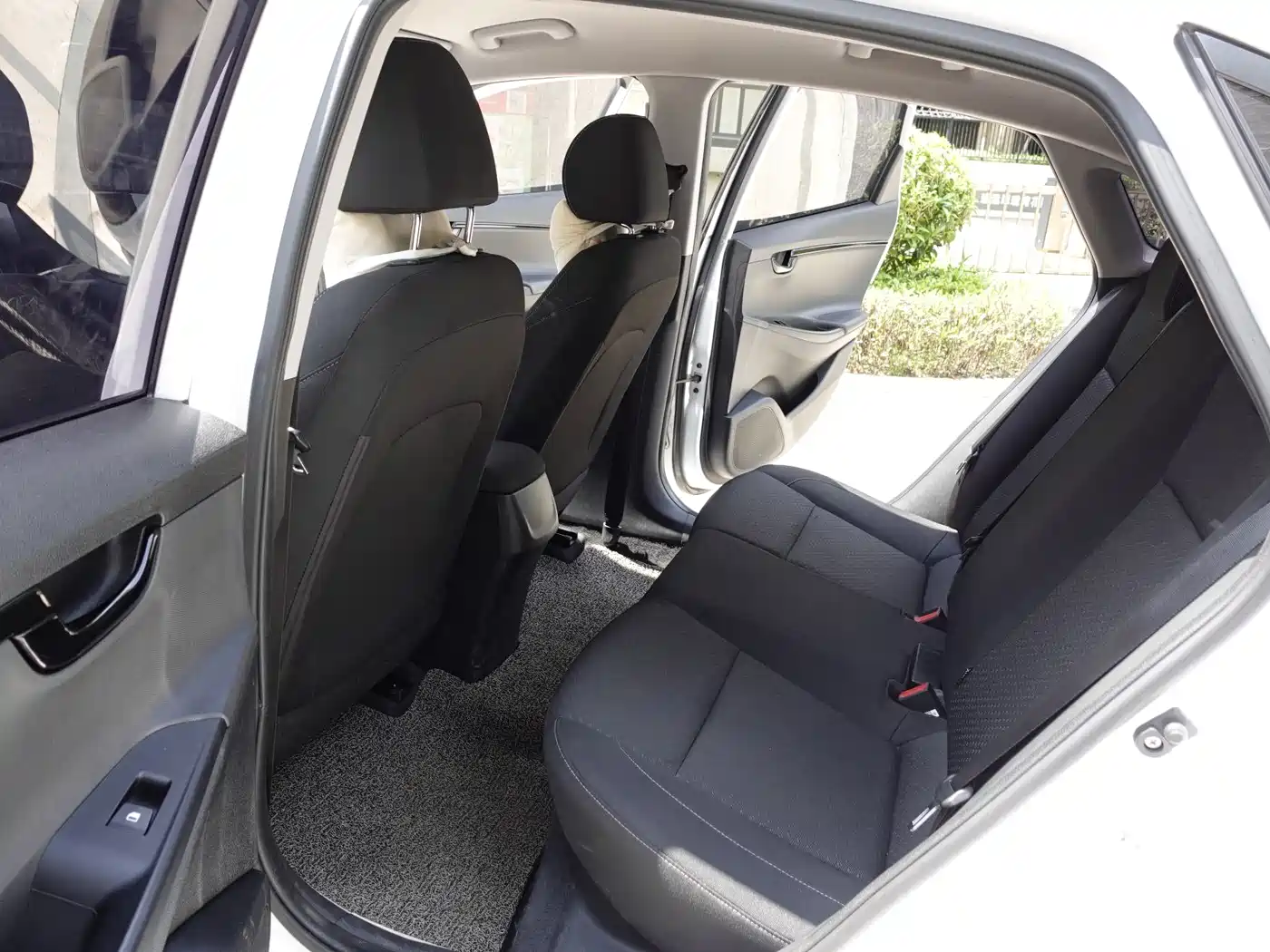 Hyundai Elantra 2018 1.6L Automatic Pleasing Edition GL China VI фото 11