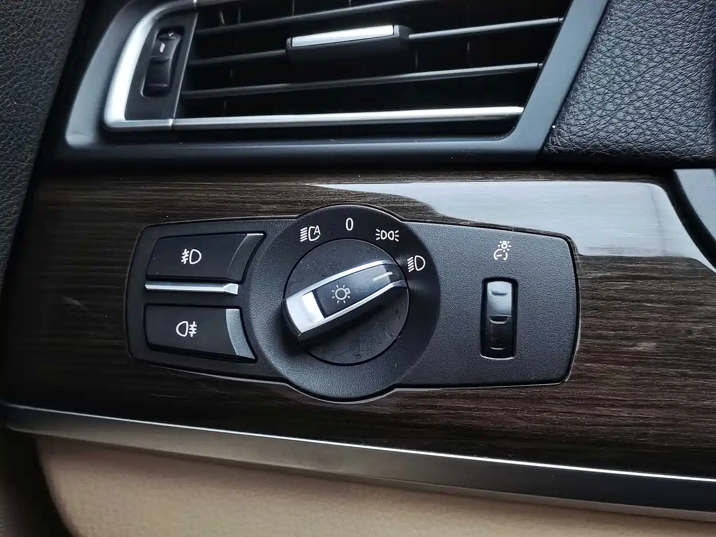 BMW 7 Series 2011 730Li Elegance фото 18
