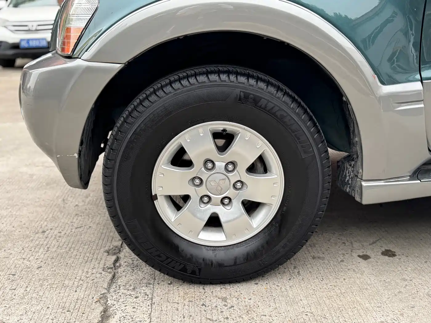 Mitsubishi Pajero 2007 2006 Model 3.0L AT GLX
