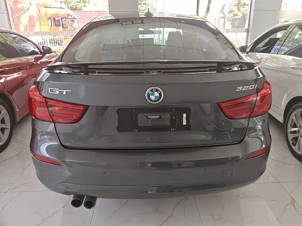 BMW 3 Series GT 2019 320i Fashion Model фото 6