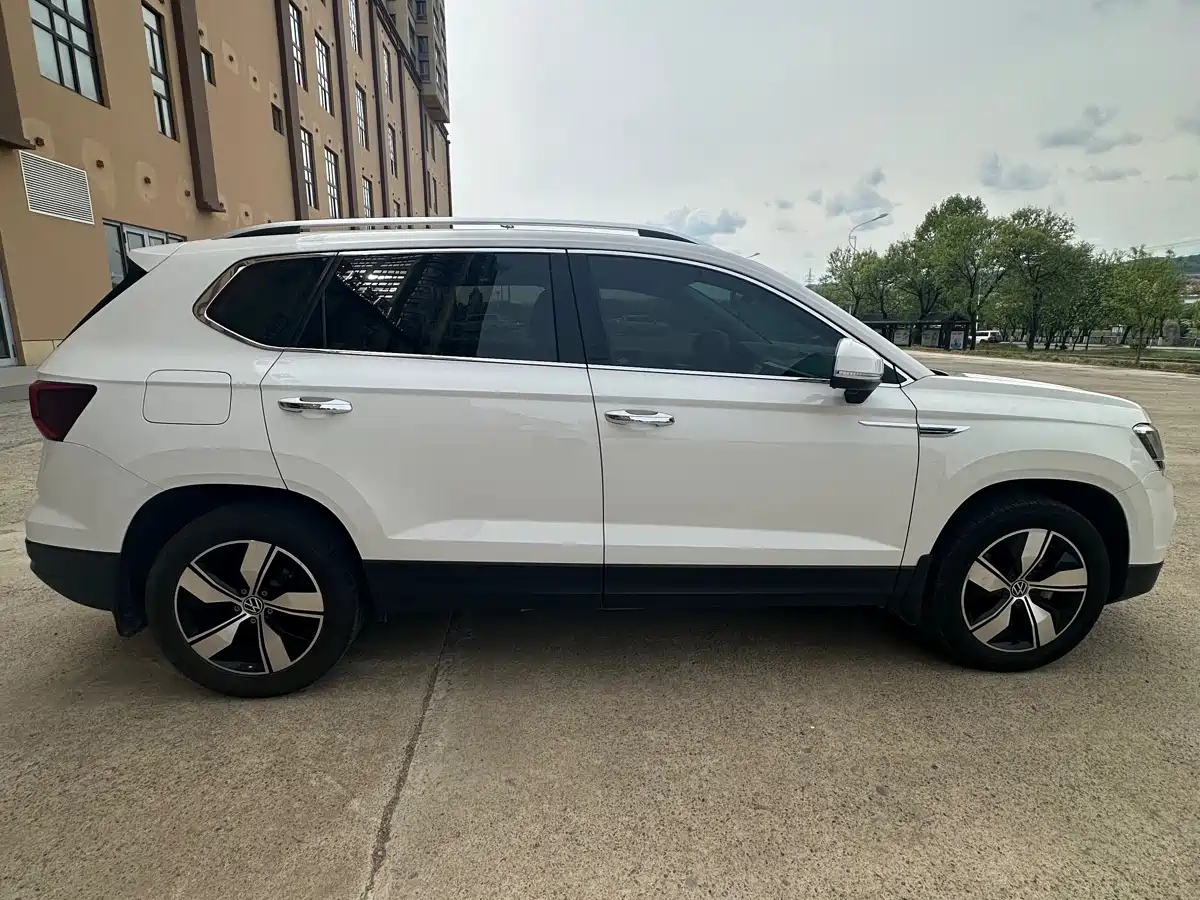 VOLKSWAGEN TUYUE