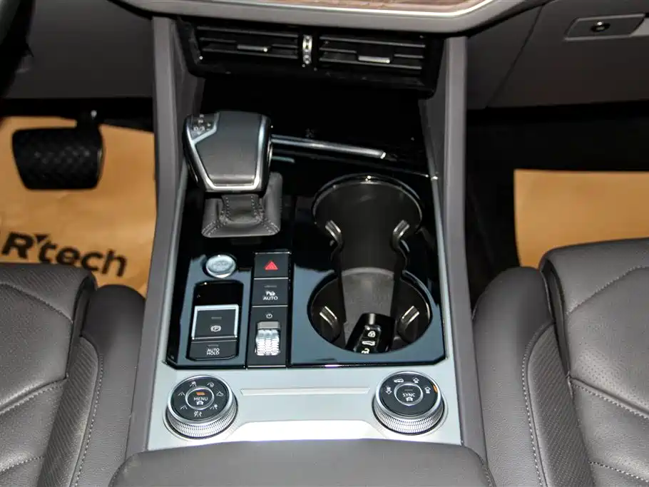 Volkswagen Touareg 2023 3.0TSI R-Line Classic Sports Package фото 30