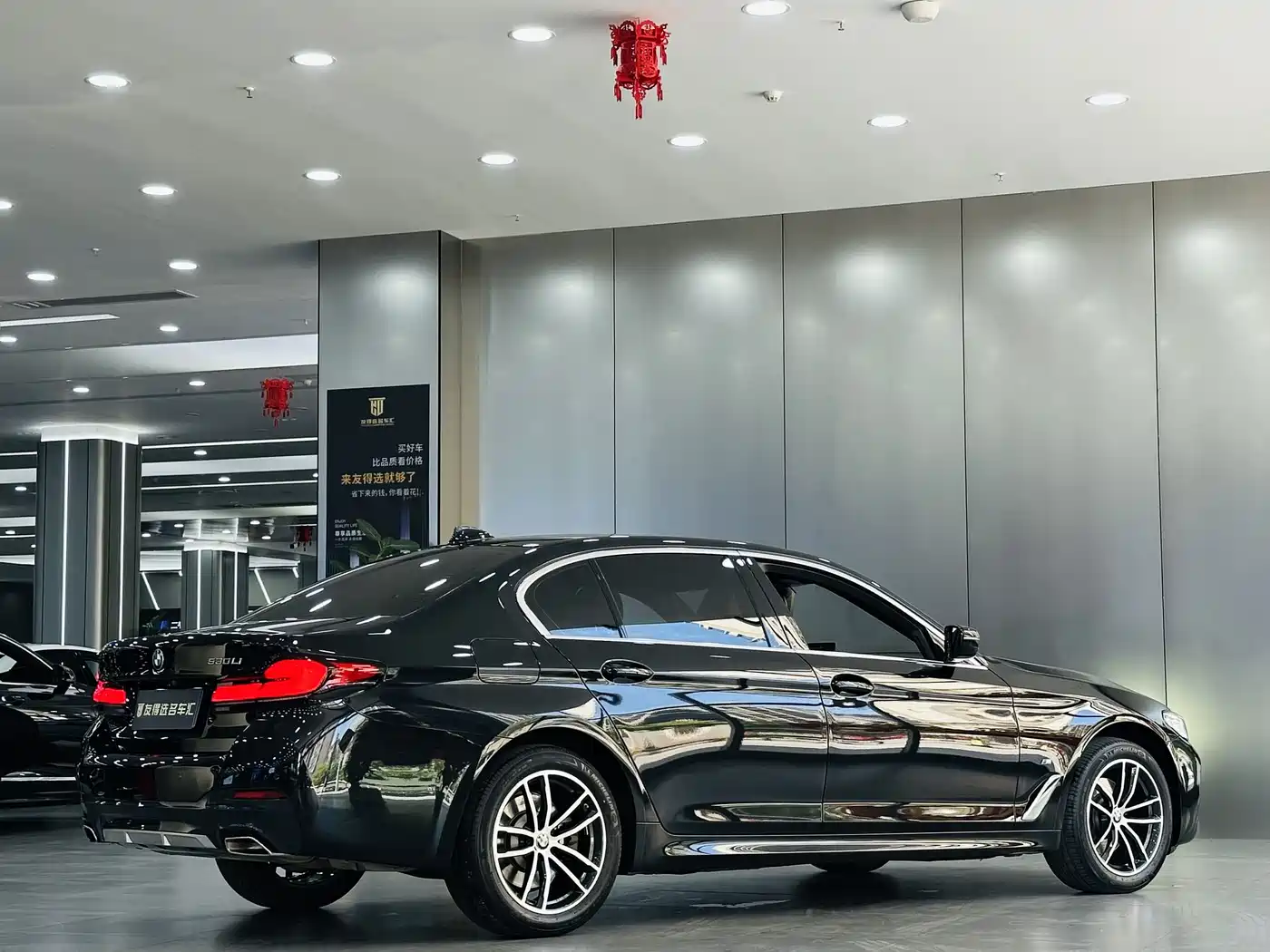 BMW 5 Series 2022 Model Second Facelift 525Li M Sport Package фото 7