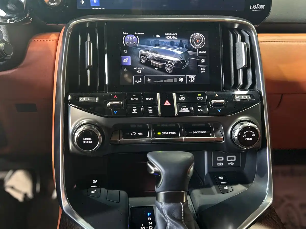 Lexus LX 2025 700h VIP World Edition фото 16