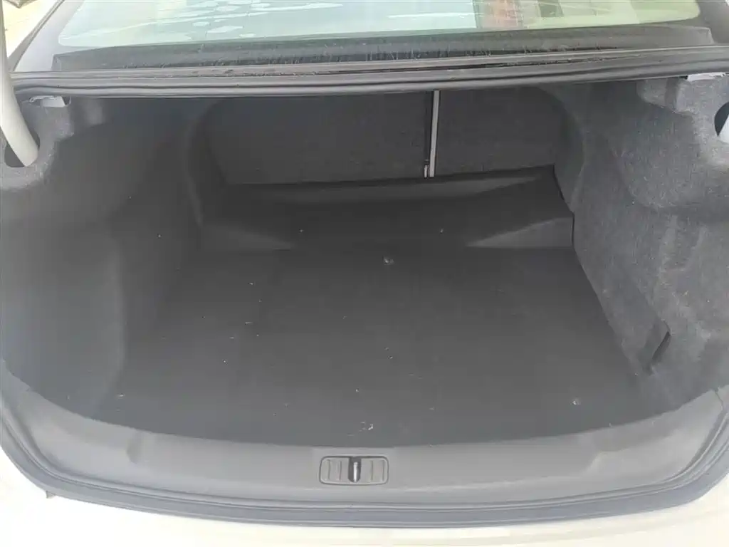 Chevrolet Malibu 2014 2.0L Automatic Luxury фото 19