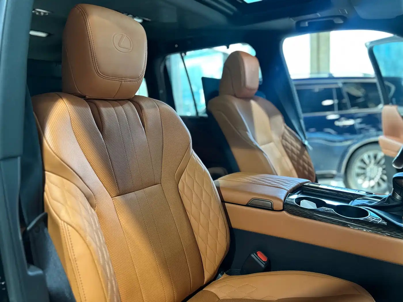 Lexus LX 2025 700h VIP World Edition фото 15
