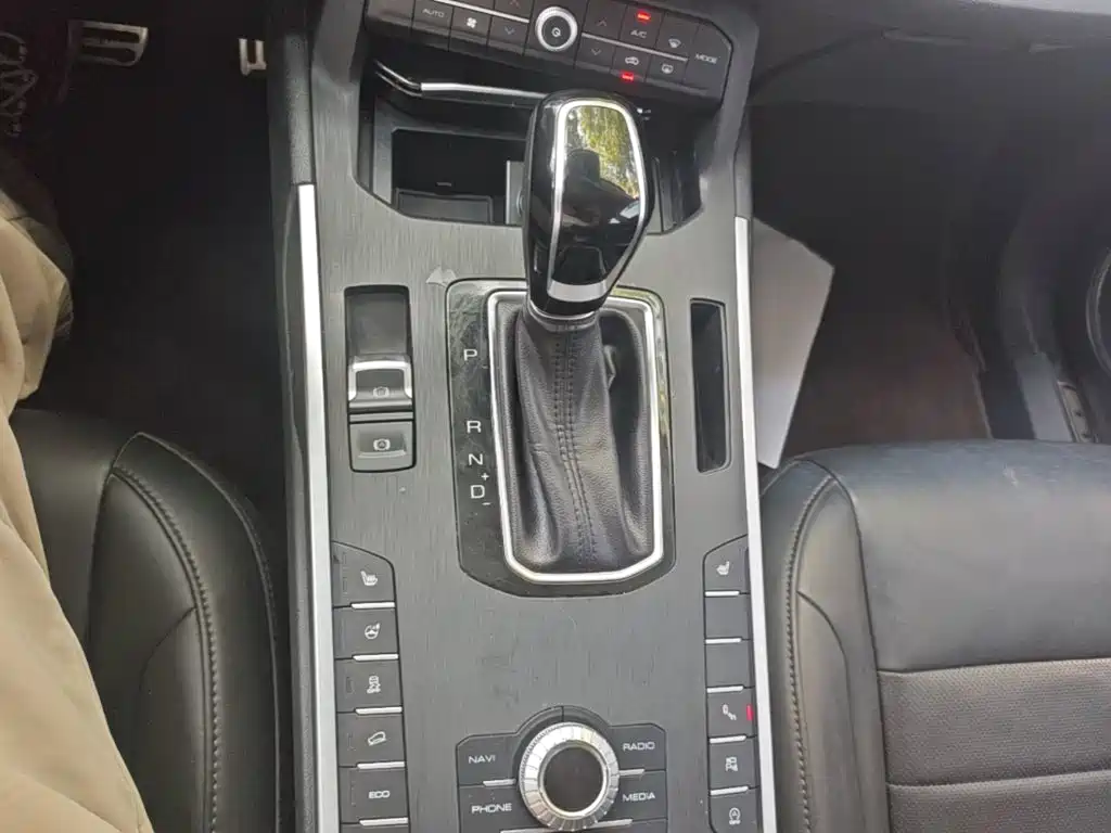 WEY VV5 2017 2017 2.0T Super Luxury Model