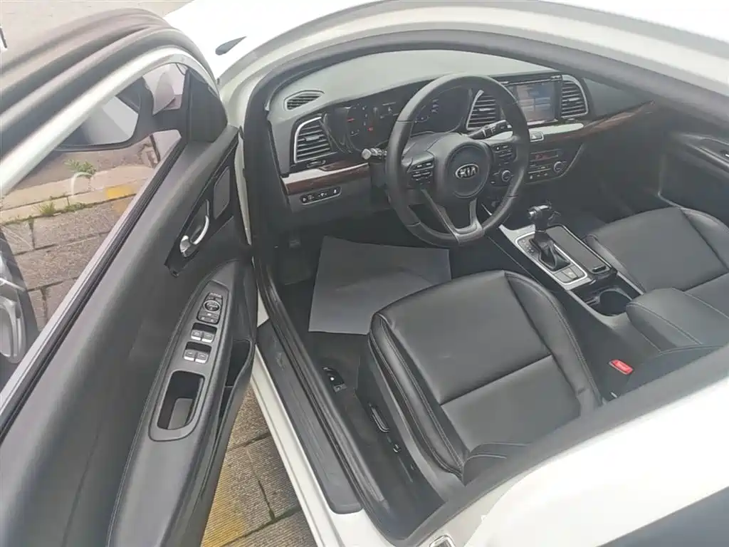 Kia K4 2014 1.8L Automatic DLX фото 16