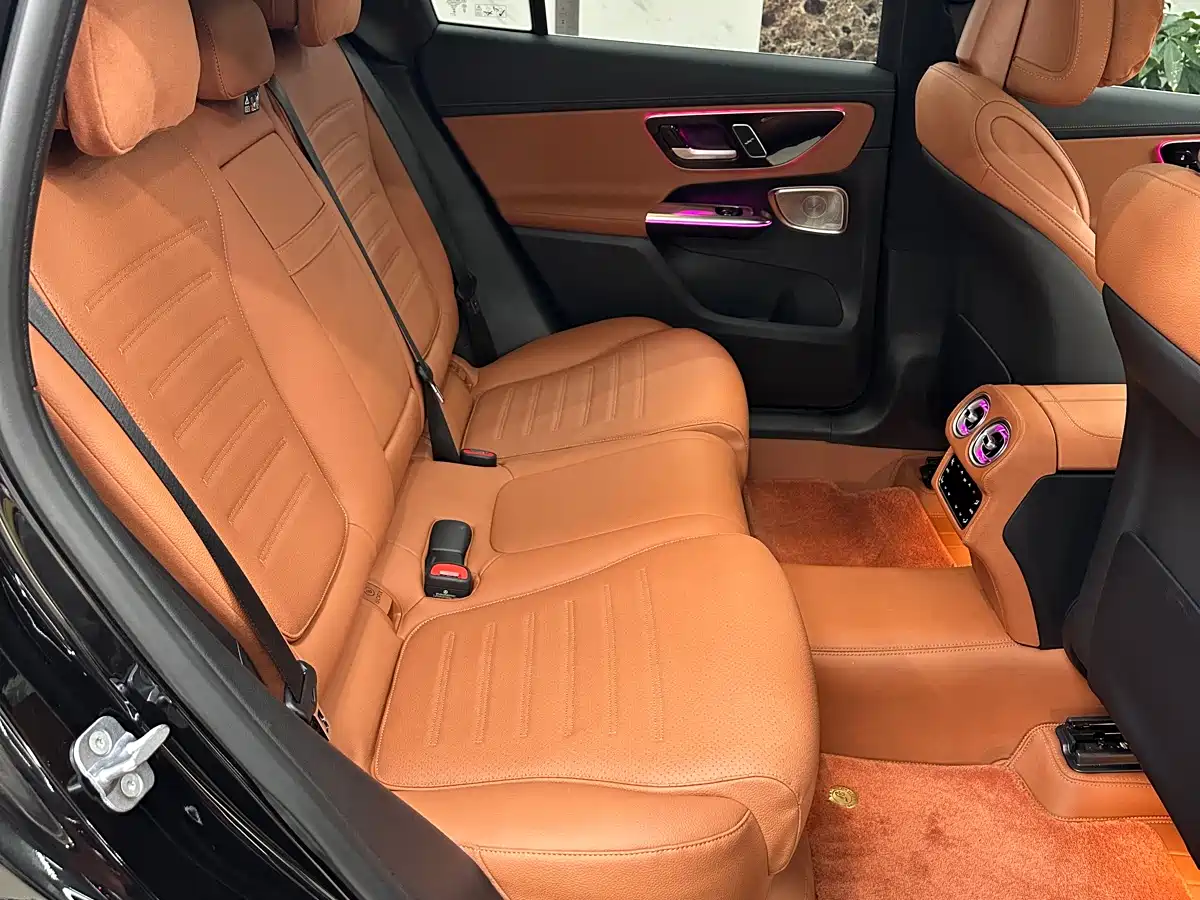 Mercedes-Benz GLC 2026 GLC 300 L 4MATIC Sport 5-Seater фото 13