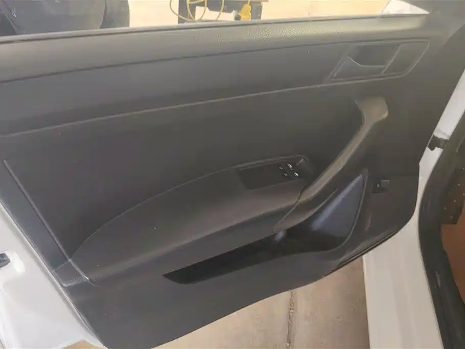 Volkswagen Santana 2016 1.6L Manual Trend Edition фото 7