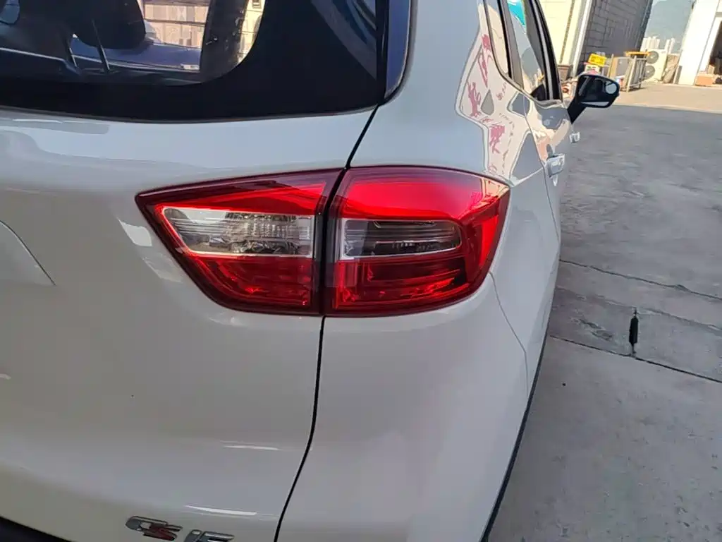 Фото 8 - Changan CS15