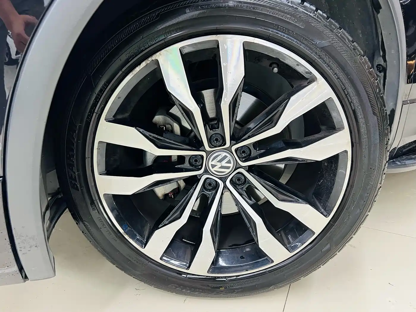 Volkswagen Tiguan L 2019 330TSI Automatic 2WD R-Line Flagship Edition China VI фото 5