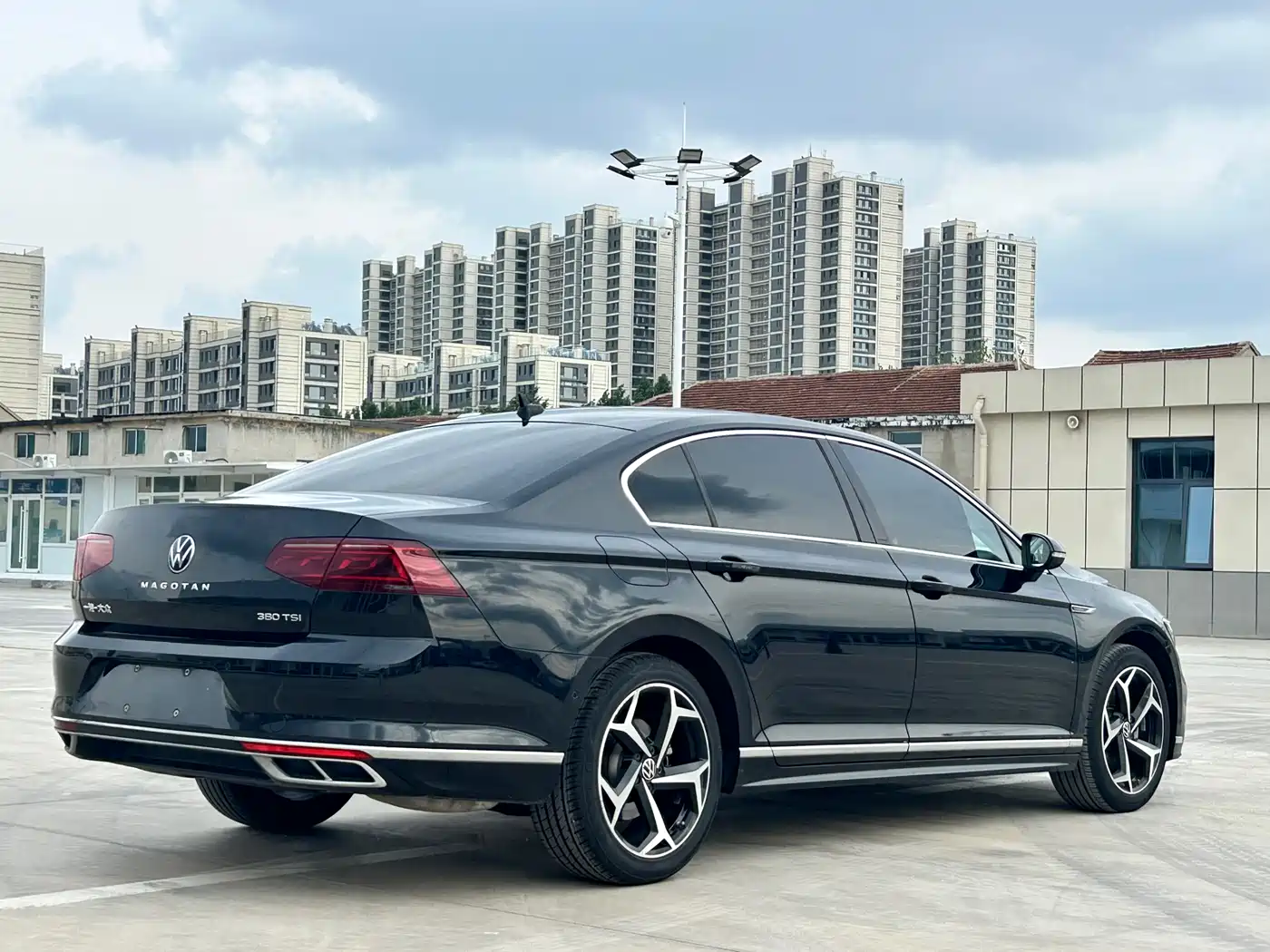Volkswagen Magotan 2023 Model 2 Million Commemorative Edition 380TSI DSG Flagship фото 6