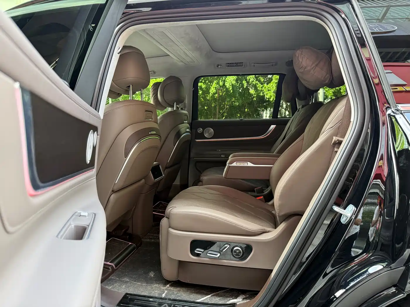 AITO Wenjie AITO M9 2025 Extended Range Ultra 52kWh 6-Seater фото 8