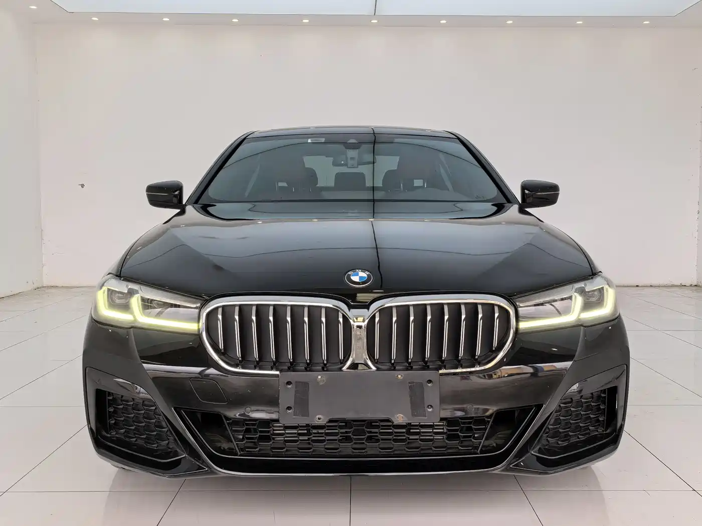 BMW 5 Series 2022 525Li M Sport Package фото 2