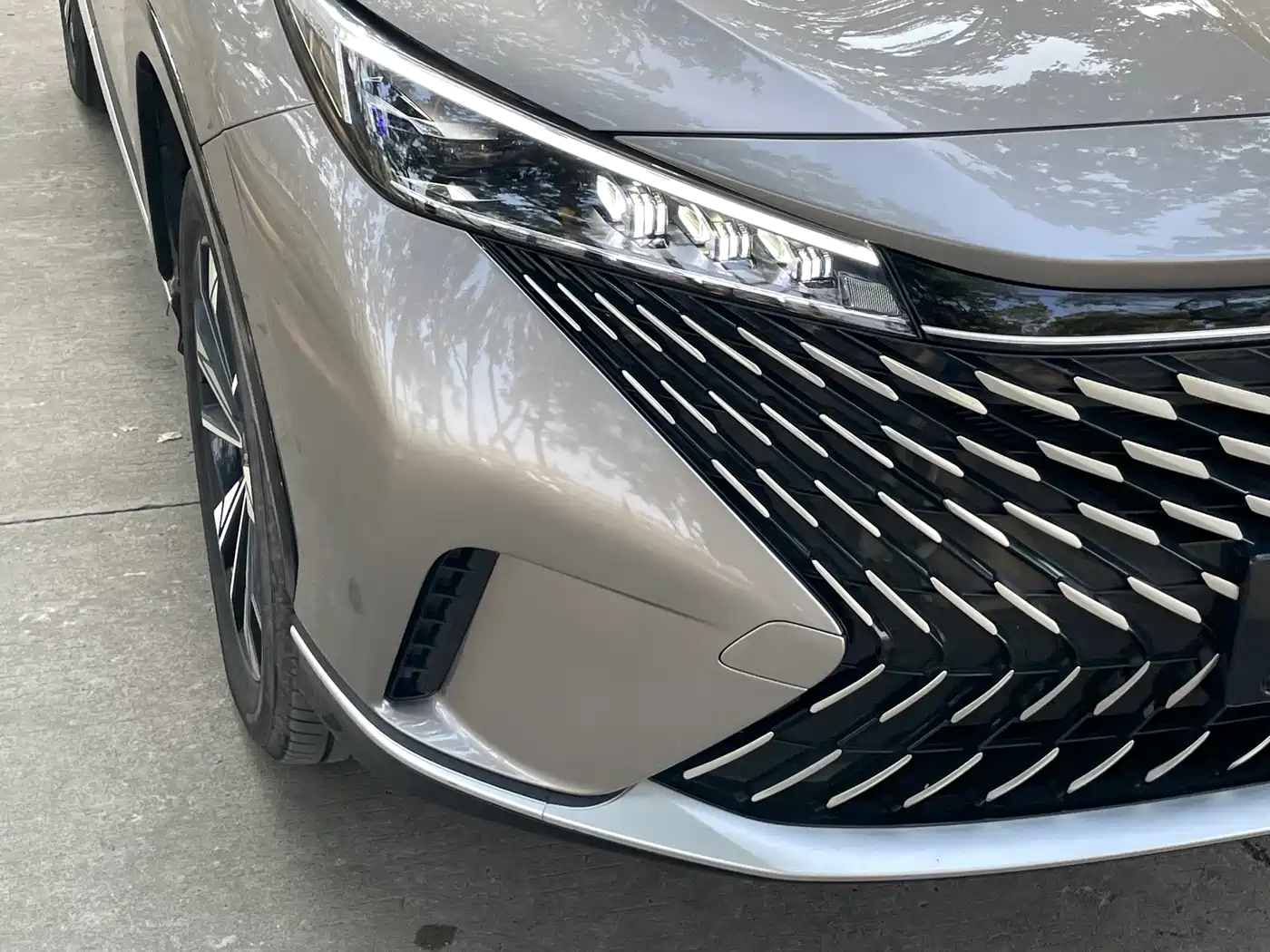 Roewe RX5 2024 2023 1.5T Luxury Sliding Screen Edition