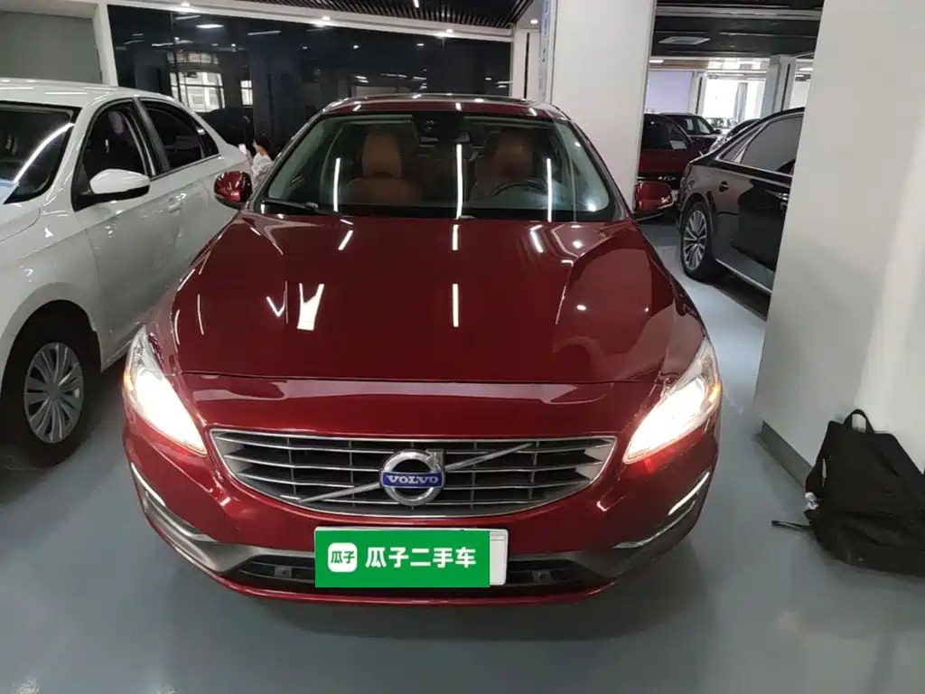 Фото 3 - Volvo S60