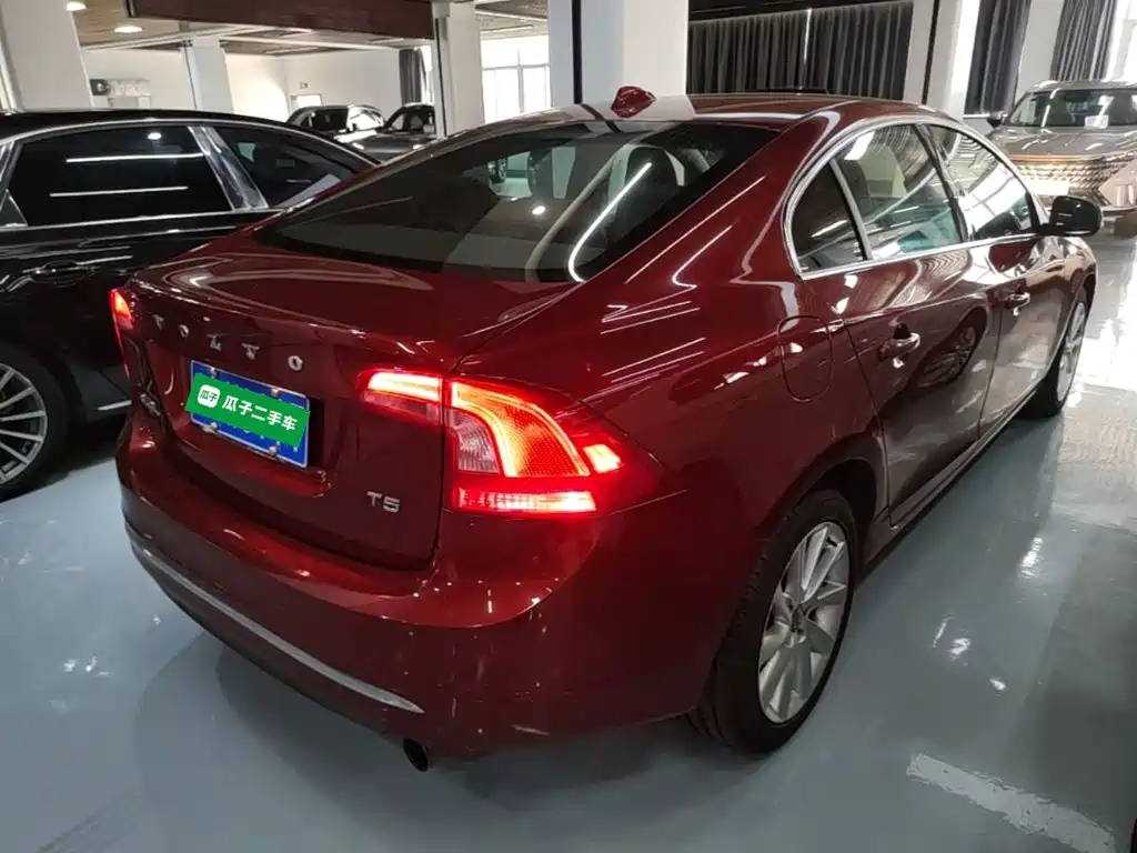 Фото 7 - Volvo S60
