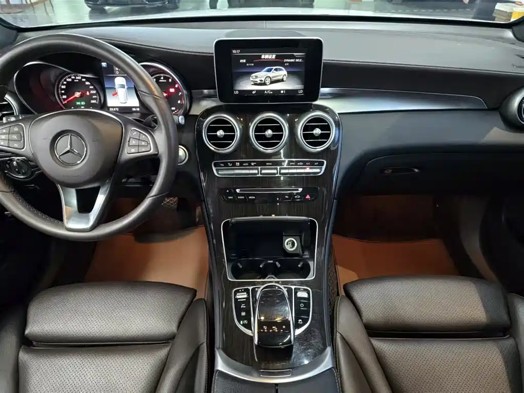 Mercedes-Benz GLC 2018 Facelift GLC 260 4MATIC Dynamic фото 12
