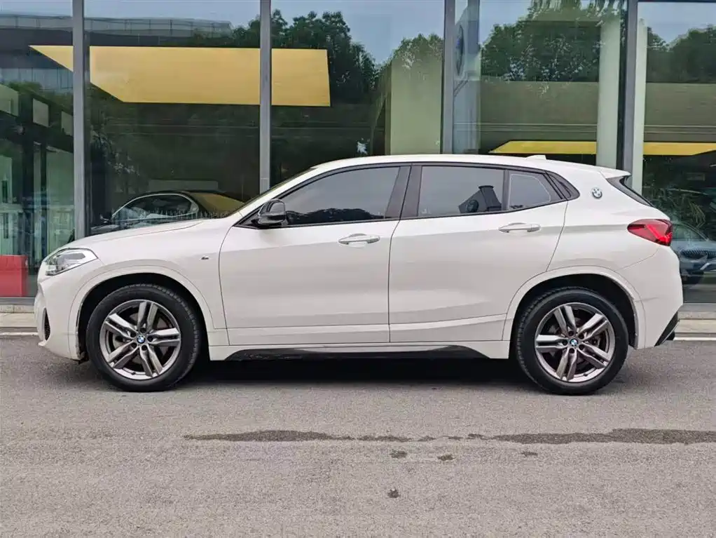BMW X2 2023 sDrive25i M Sport Shadow Edition фото 4